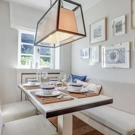 Grosse Kuenstlerdeele App 14 Im Wi * Wenningstedt-Braderup