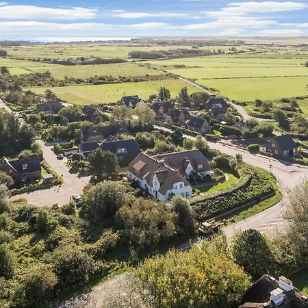 Grosse Kuenstlerdeele App 14 Im Wi * Wenningstedt-Braderup